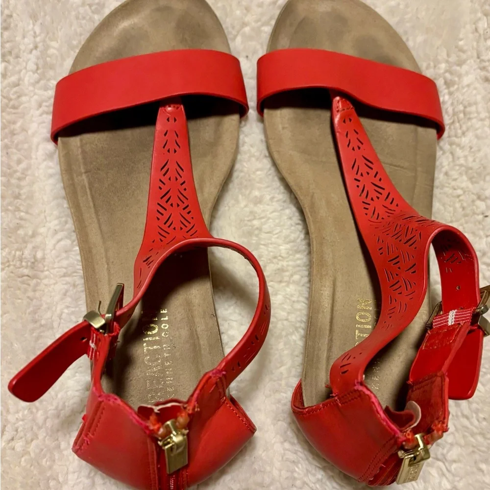 Kenneth Cole Reaction T-Strap City Red Wedge Sandals Size 6.5